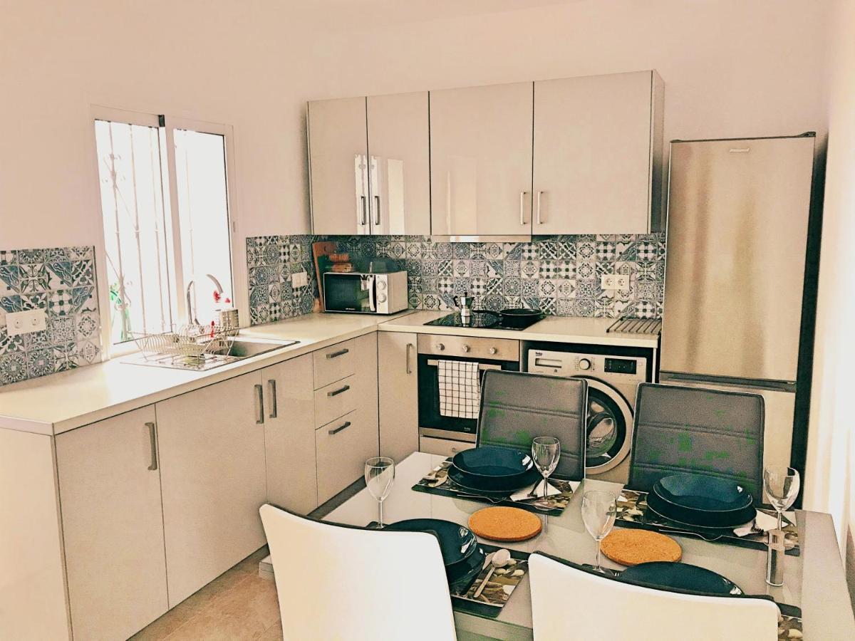 Town House With Patio In Quiet Residential Area 10 Min From Beach Torremolinos Oda fotoğraf