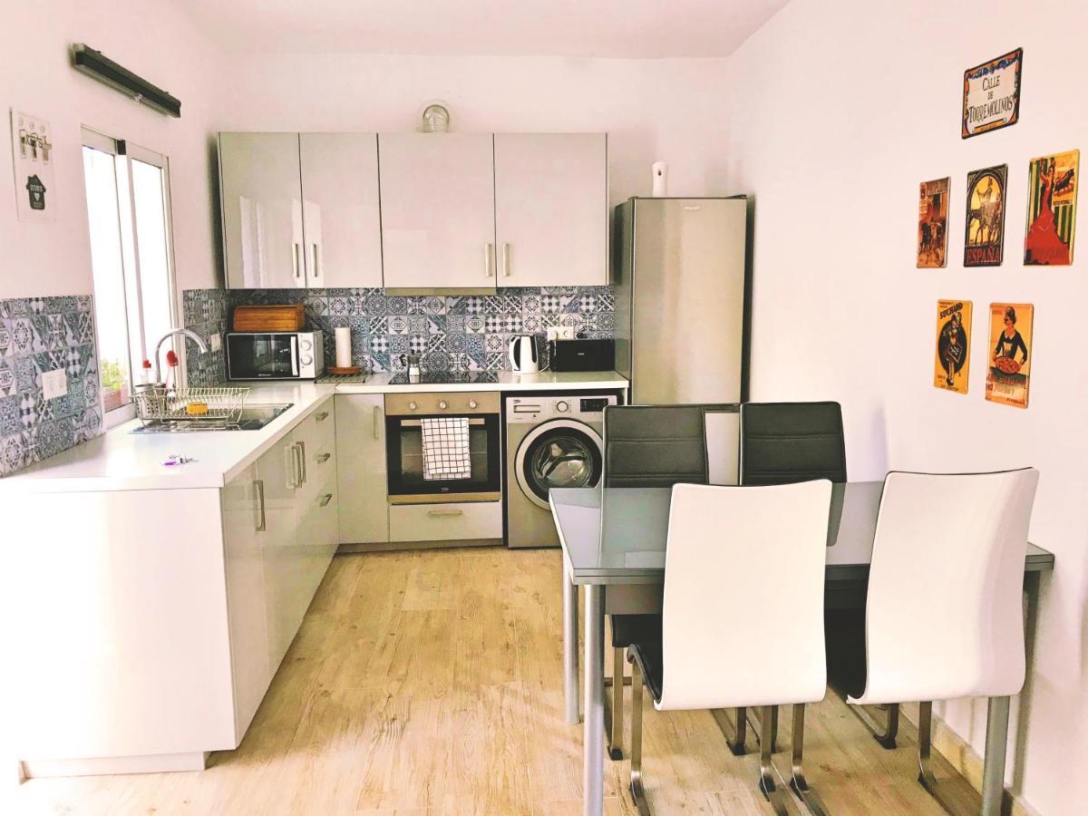 Town House With Patio In Quiet Residential Area 10 Min From Beach Torremolinos Dış mekan fotoğraf