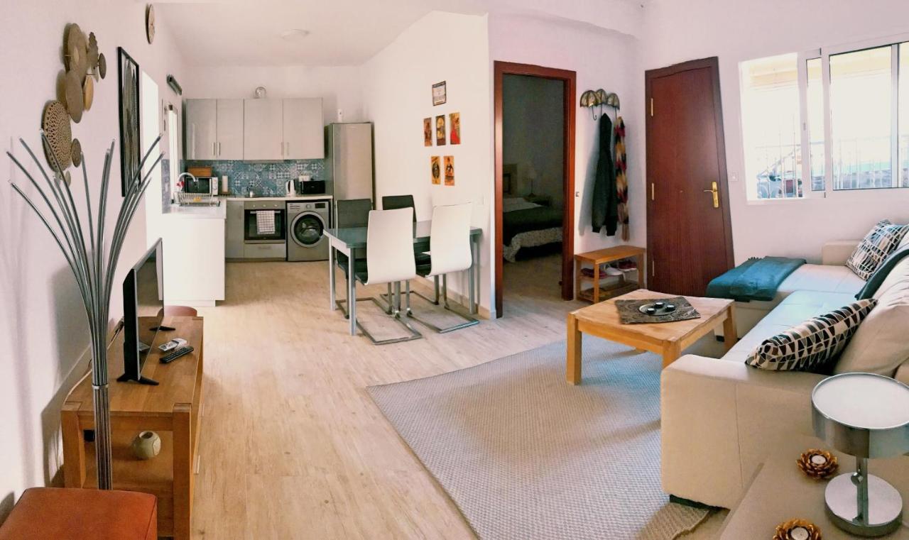 Town House With Patio In Quiet Residential Area 10 Min From Beach Torremolinos Dış mekan fotoğraf