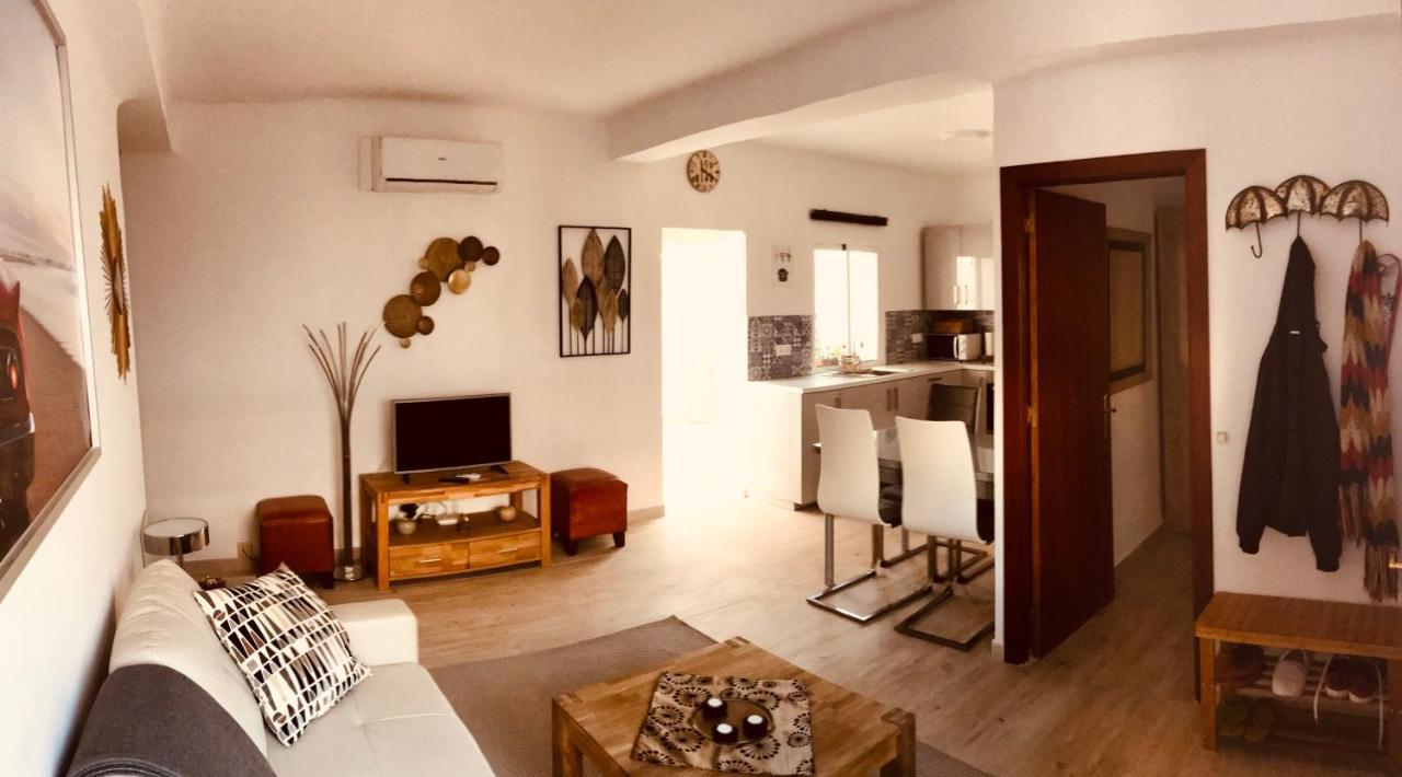 Town House With Patio In Quiet Residential Area 10 Min From Beach Torremolinos Dış mekan fotoğraf